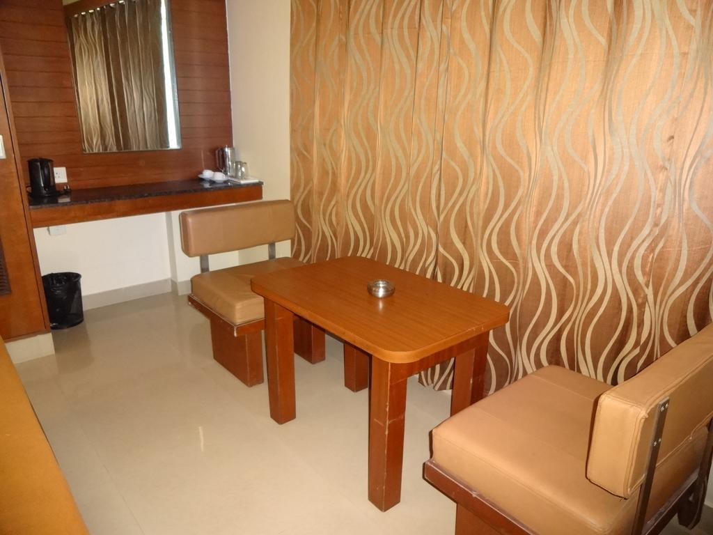 Hotel Sheetal Residencia Bangalore Exterior foto