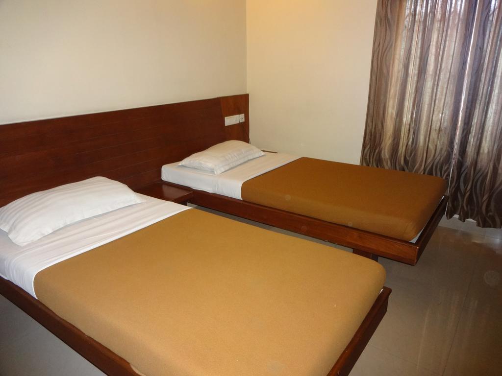 Hotel Sheetal Residencia Bangalore Exterior foto