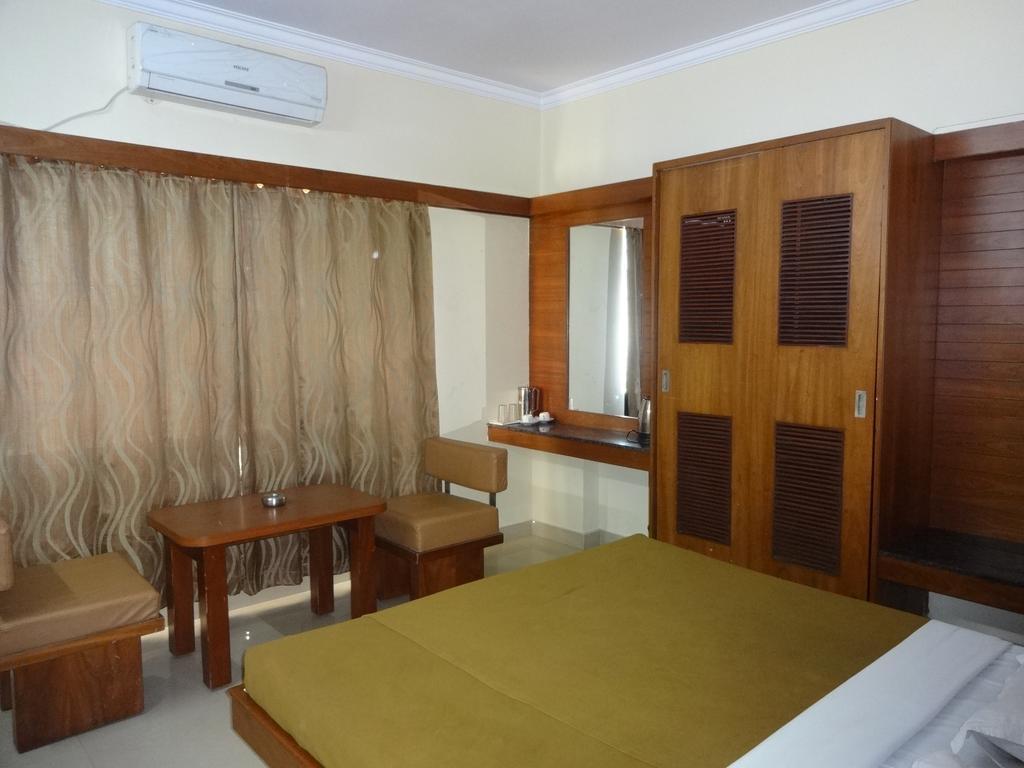 Hotel Sheetal Residencia Bangalore Exterior foto